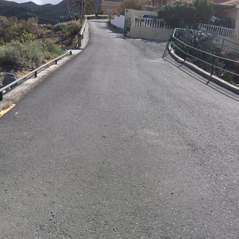 Iniciativa por La Gomera (IxLG) denuncia la situación de la pista de la plaza en&nbsp;Alojera