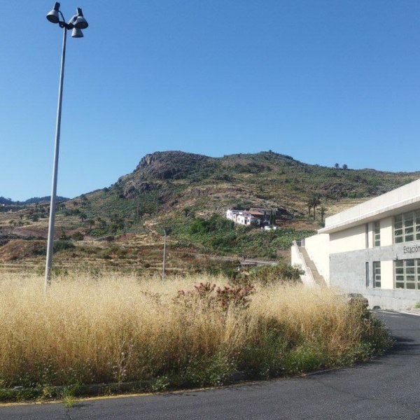 Iniciativa por La Gomera (IxLG) denuncia la dejadez de ASG con la estación de guaguas de Alajeró, una “obra pufa” sin&nbsp;mantenimiento