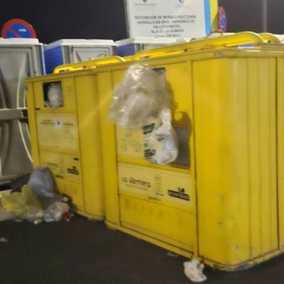 Iniciativa por La Gomera (IxLG) denuncia el deterioro del servicio de recogida selectiva y propone su remunicipalización en San Sebastián y Valle Gran&nbsp;Rey